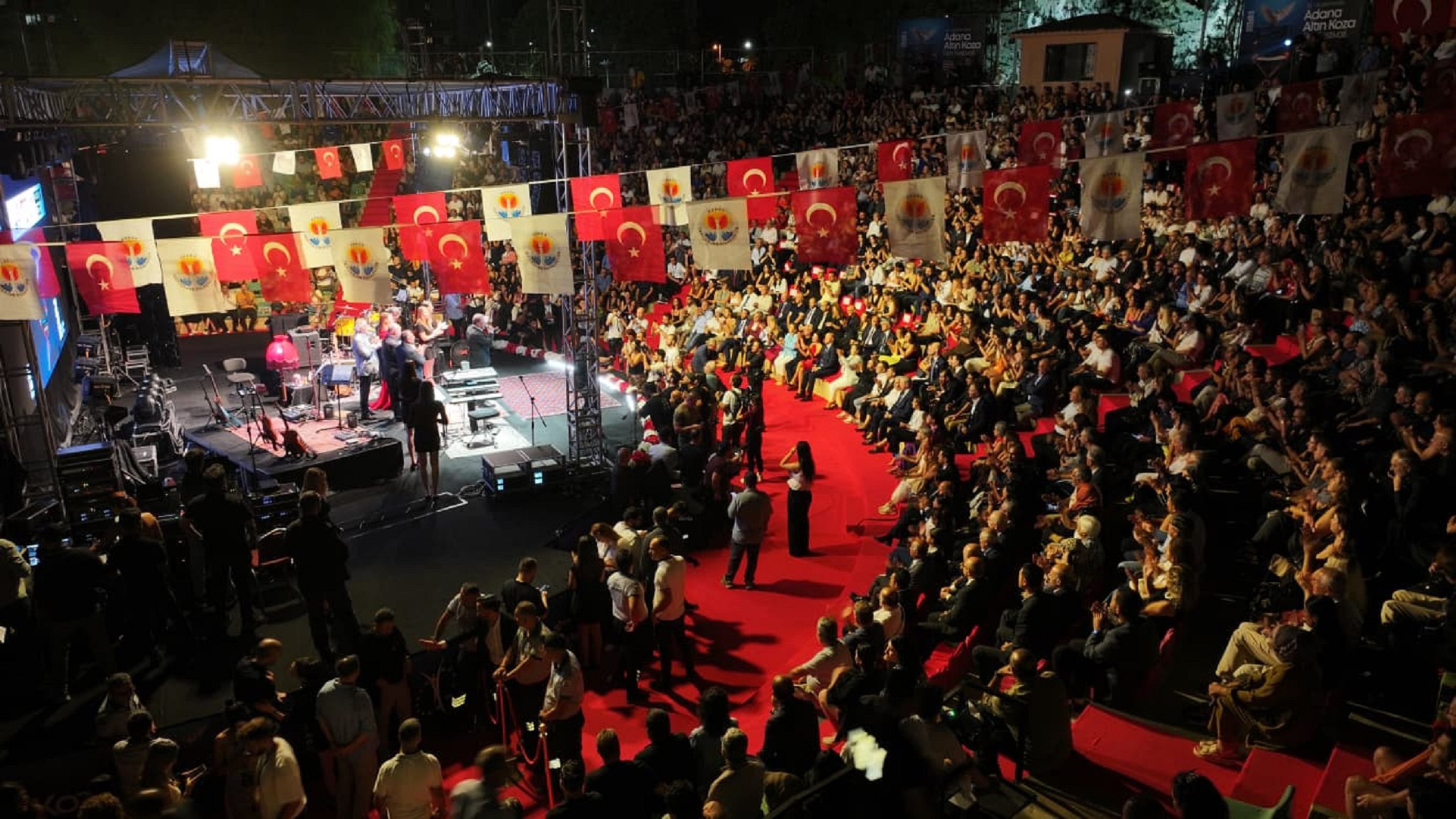 ALTIN KOZA FİLM FESTİVALİ GÖRKEMLİ BİR TÖRENLE BAŞLADI